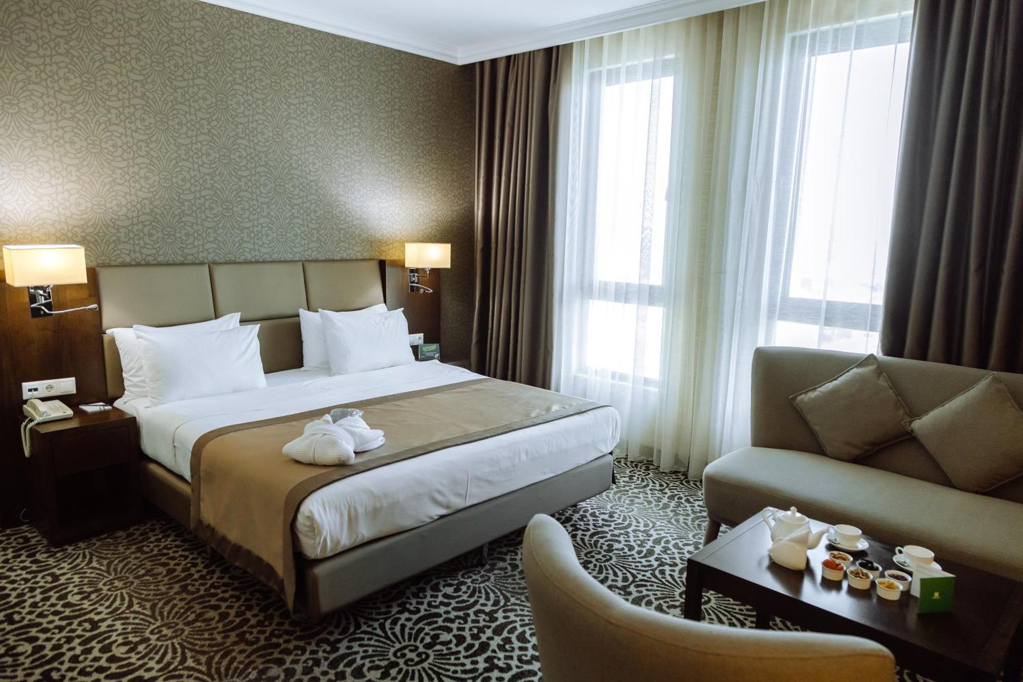 Holiday Inn Aktau By Ihg Exteriör bild