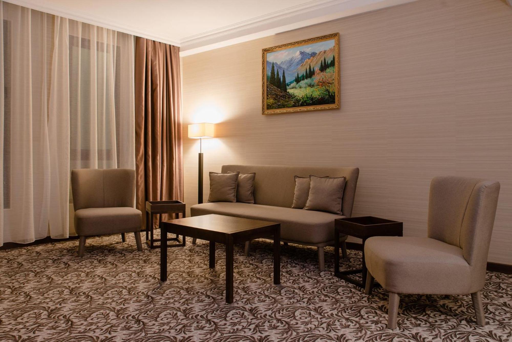 Holiday Inn Aktau By Ihg Exteriör bild