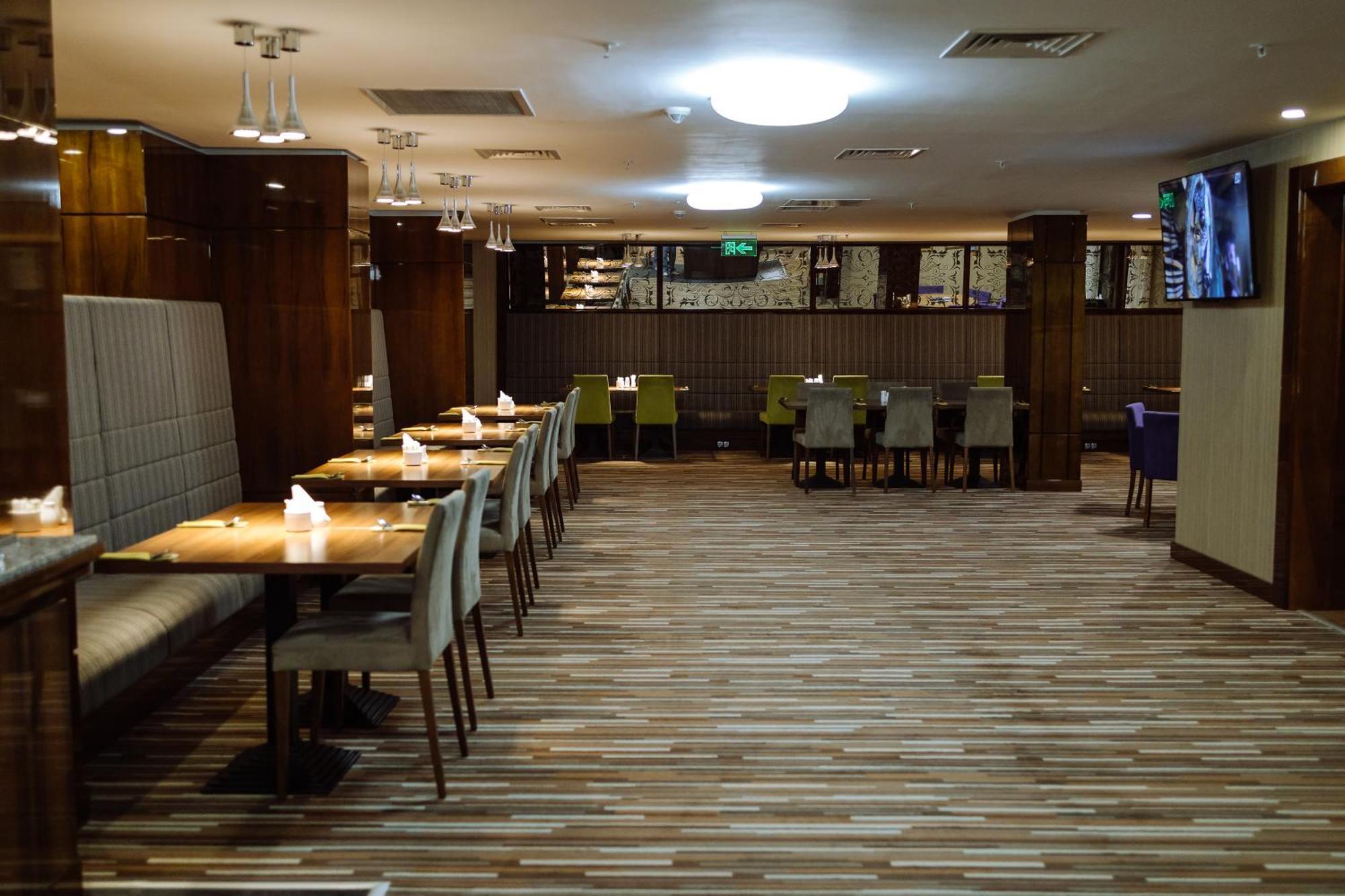 Holiday Inn Aktau By Ihg Exteriör bild