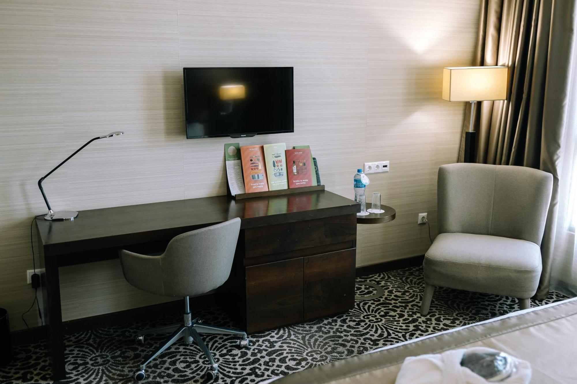 Holiday Inn Aktau By Ihg Exteriör bild