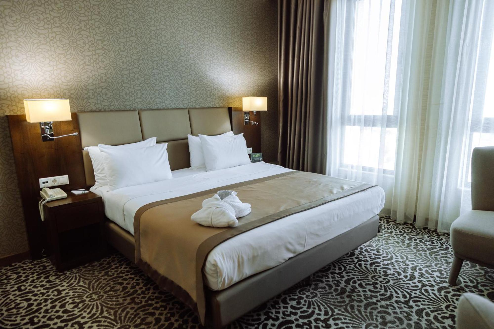Holiday Inn Aktau By Ihg Exteriör bild
